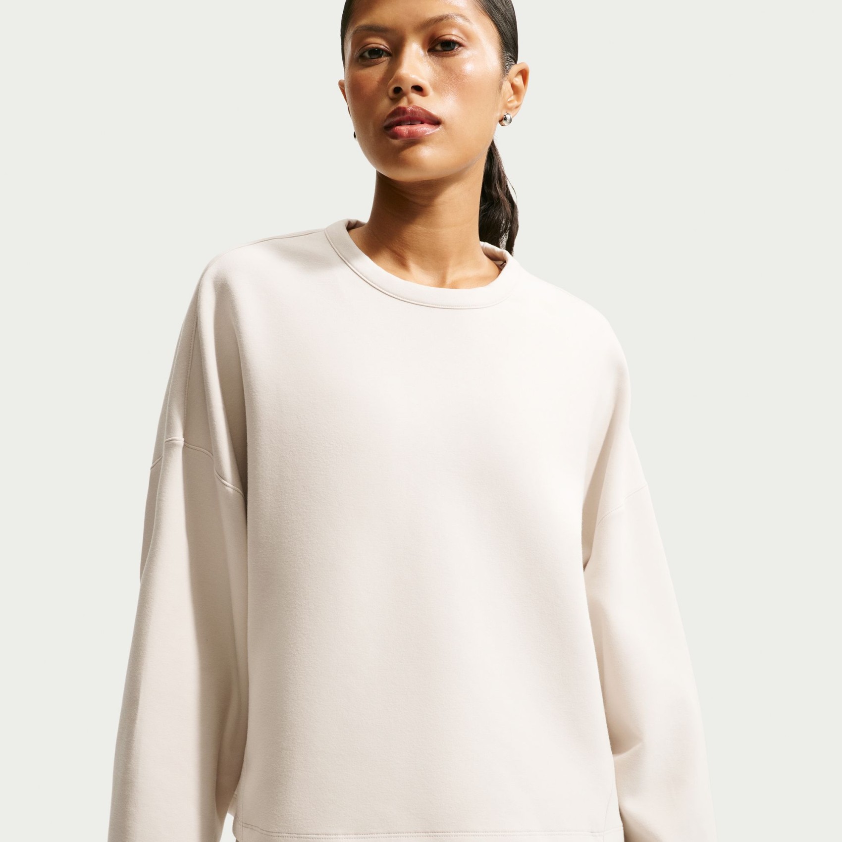 24.7 ImpossiblySoft Dri-FIT Crew Soft Knit Kadın Bej Sweatshirt