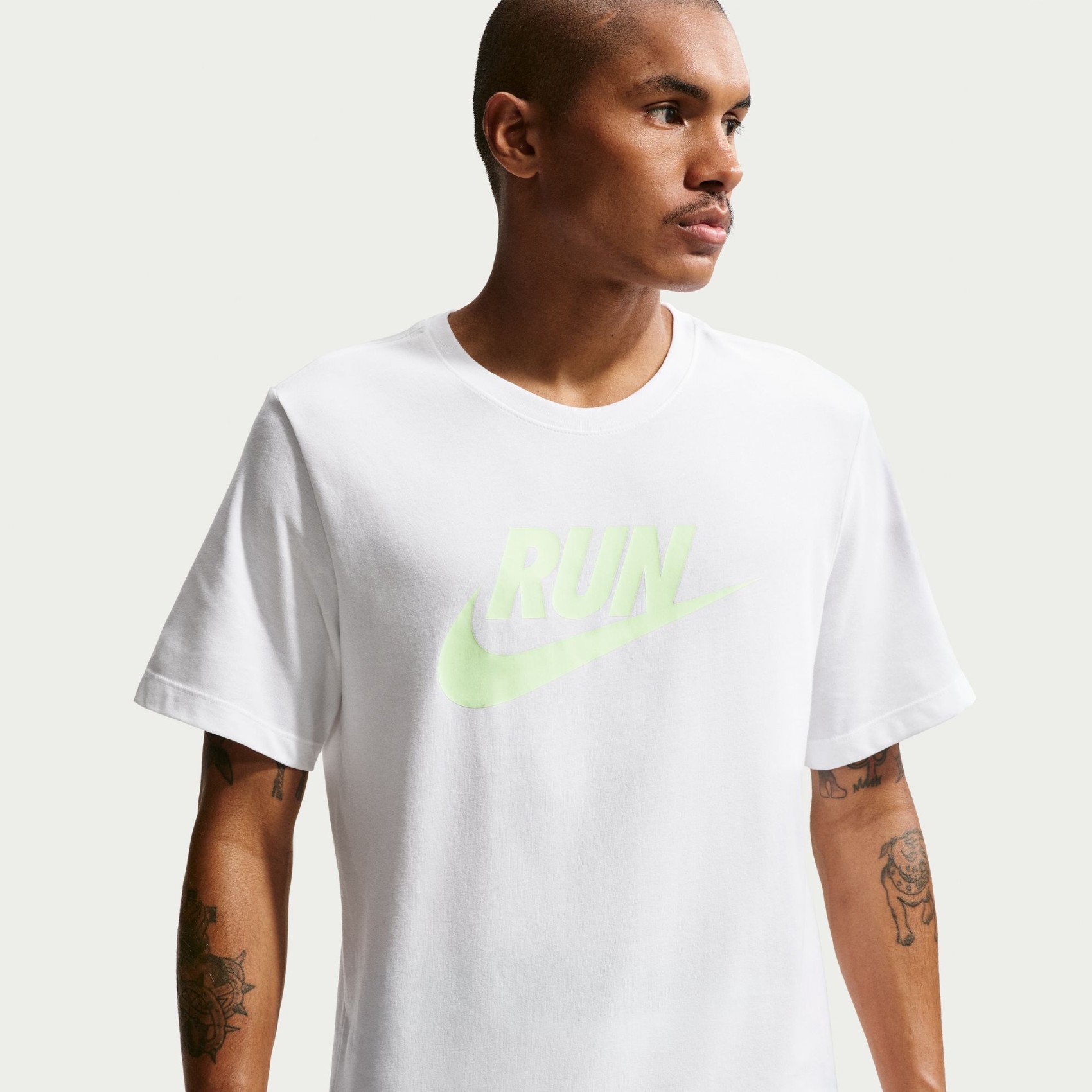 Dri-FIT Tee Run Swoosh Erkek Beyaz Tişört