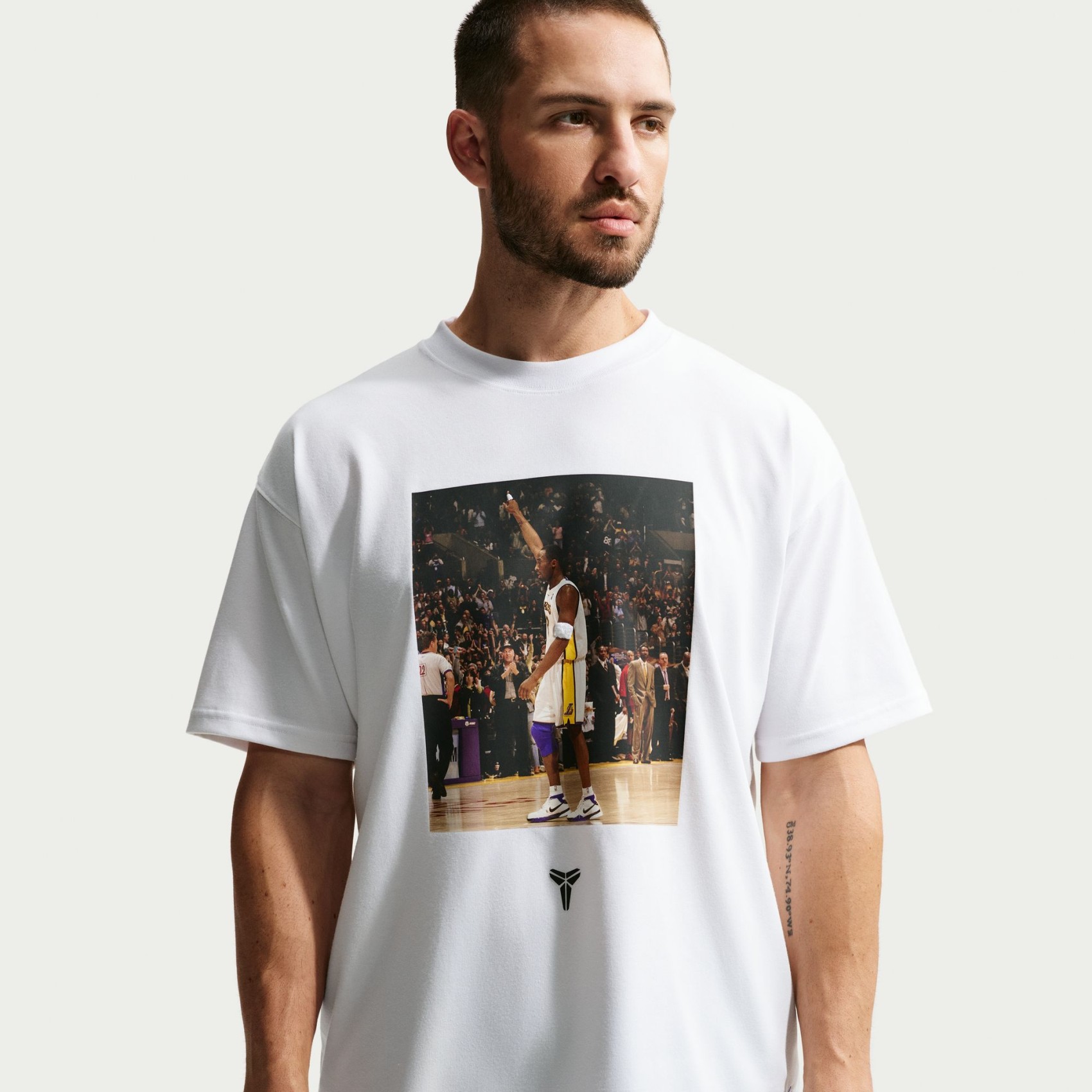 Kobe '81 Points' Dri-FIT Tee Max90 Erkek Beyaz Tişört