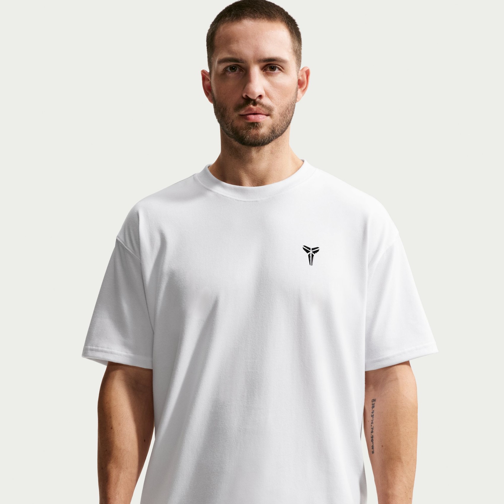 Kobe Dri-FIT Tee Max90 Erkek Beyaz Tişört