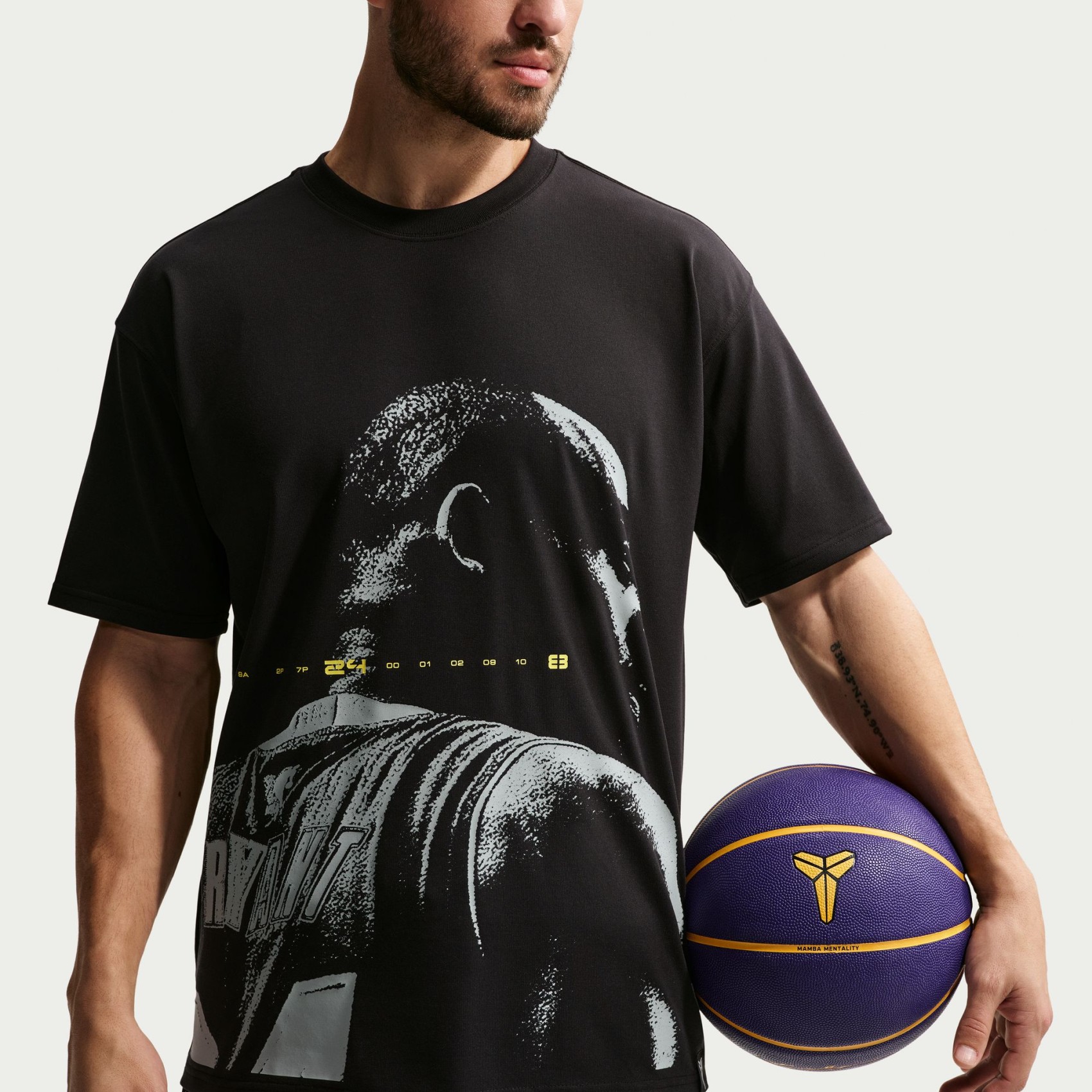 Kobe Dri-FIT Tee Max90 Essentials Ss Erkek Tişört