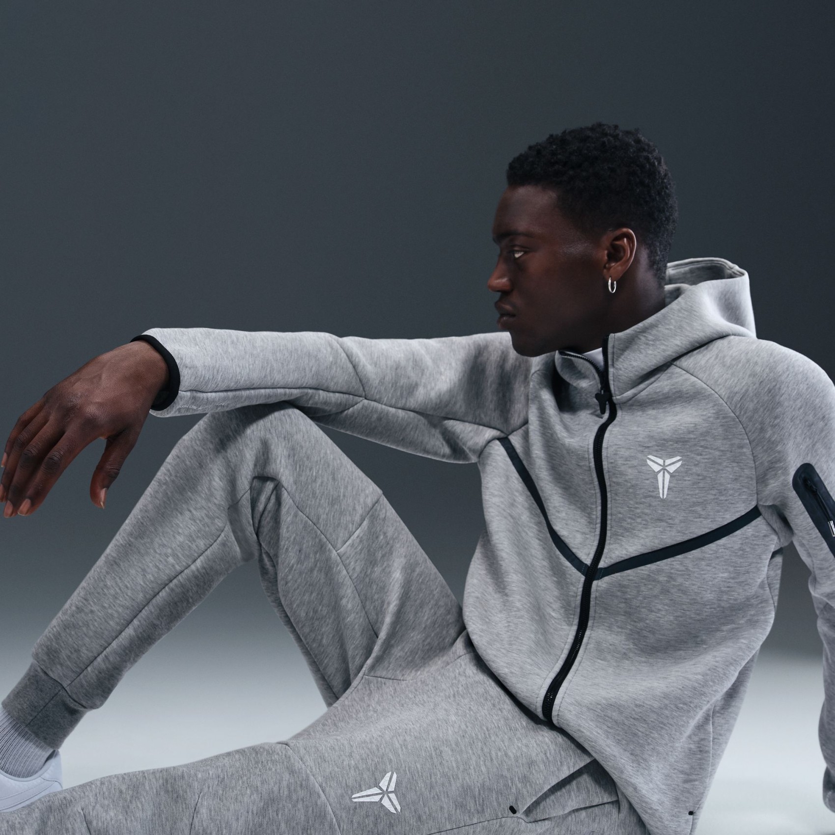 Kobe Tech Fleece Jogger Erkek Gri Eşofman Altı