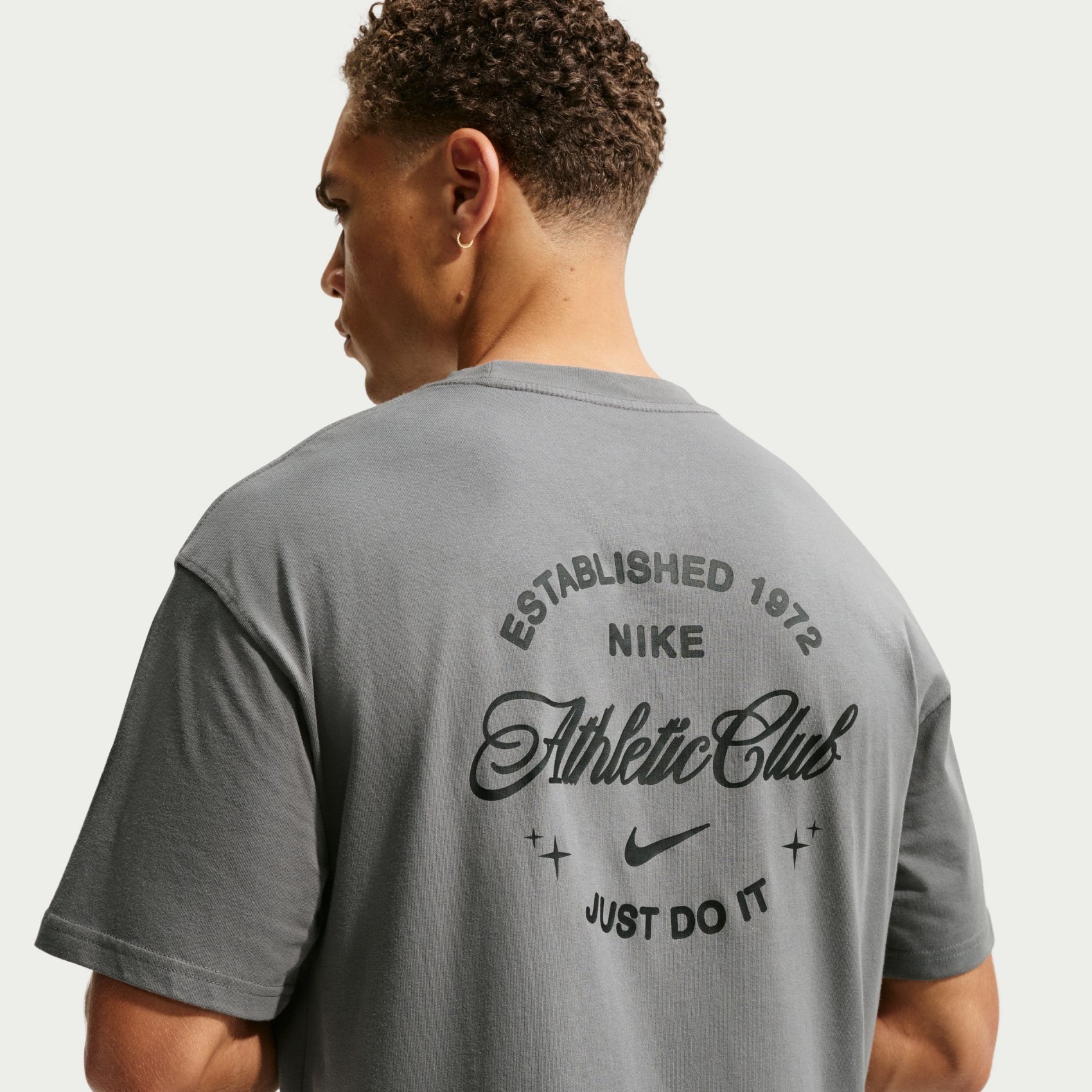 Nike N.A.C. Tee Lse Patch Erkek Gri Tişört