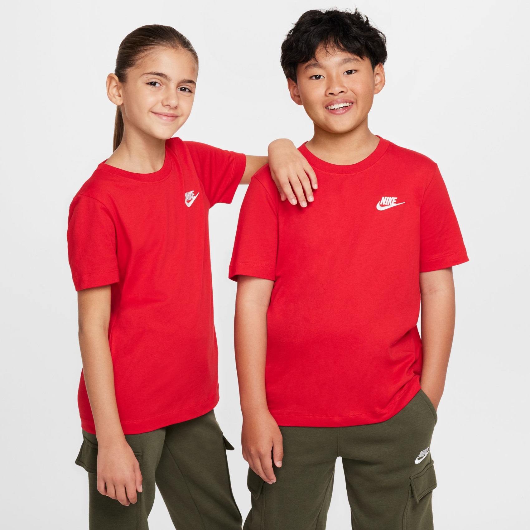 Nsw Tee Emb Futura Çocuk Kırmızı Tişört