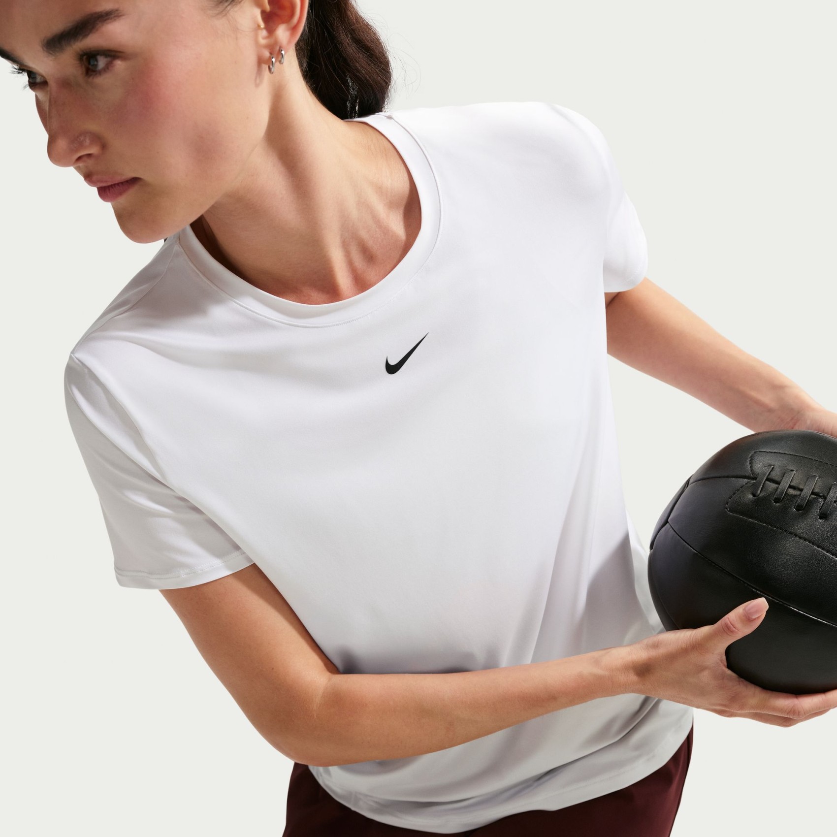 One Classic Dri-FIT Ss Top Kadın Beyaz Tişört