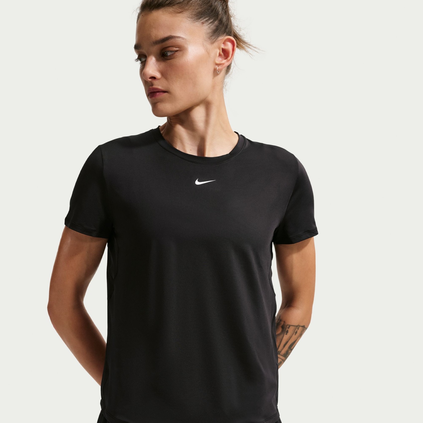 One Classic Dri-FIT Ss Top Kadın Siyah Tişört