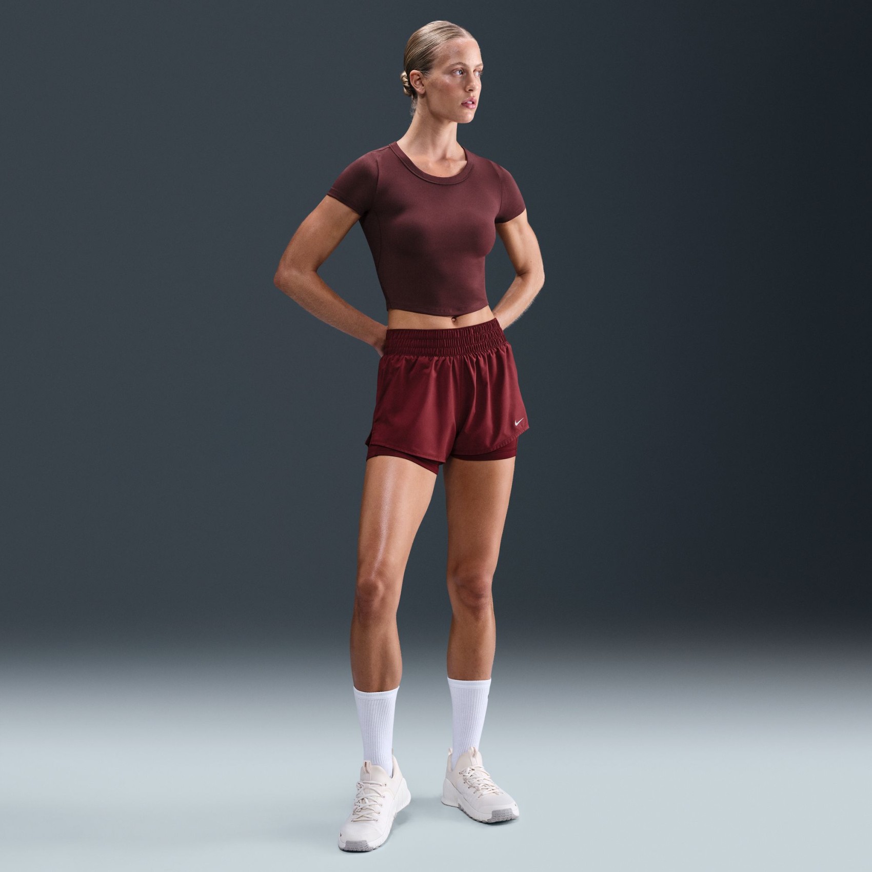 One Fitted  Dri-FIT Ss Top Kadın Bordo Tişört