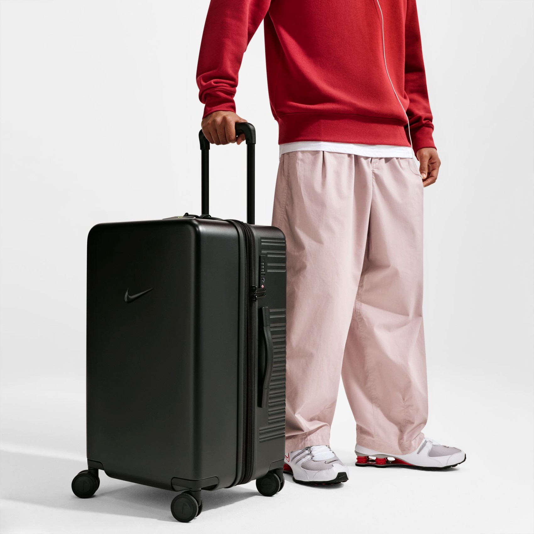 Nike Orta Boy 66 cm ( 96 L) Sert Bagaj Bavulu
