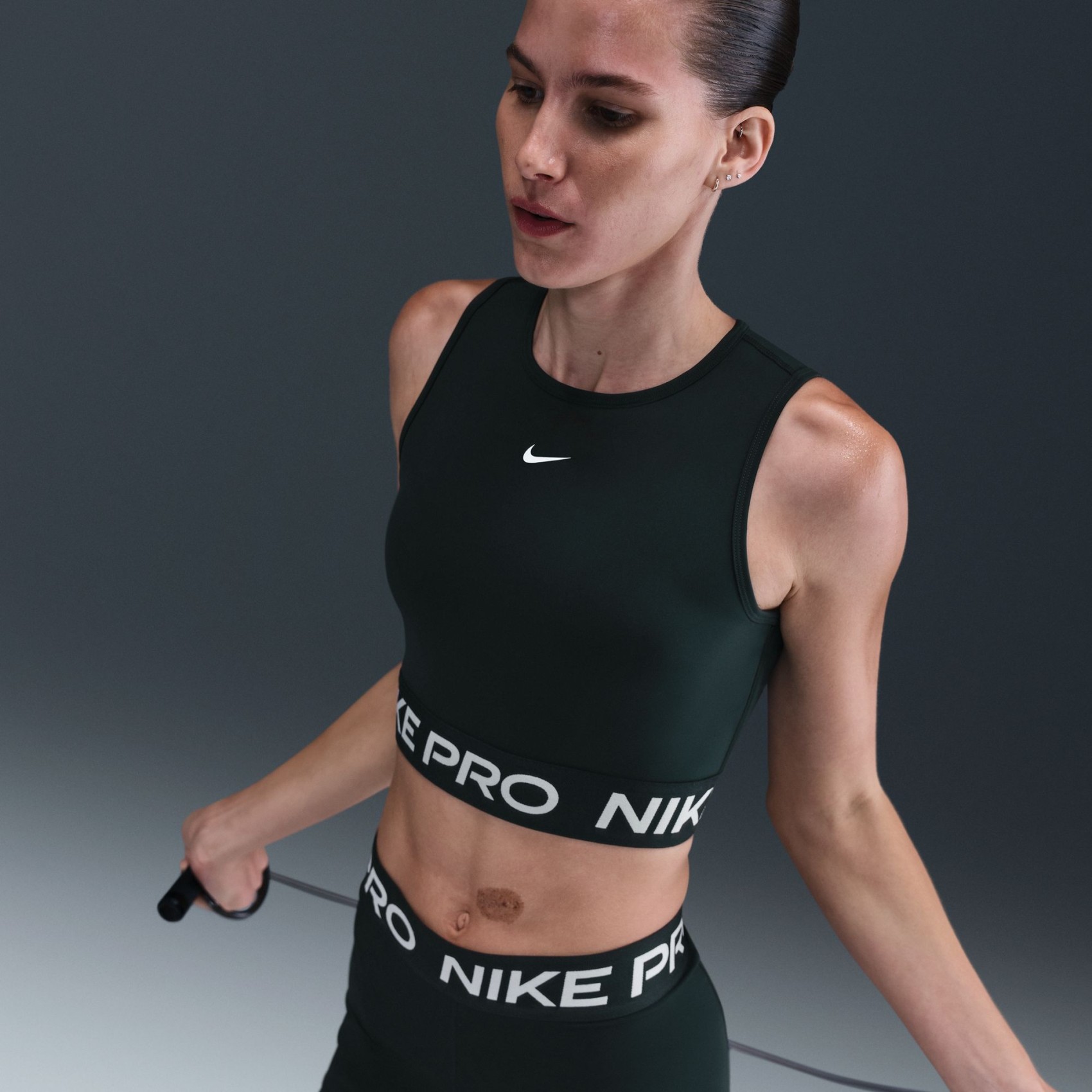 Nike Pro Dri-FIT 365 Crop Tank Kadın Yeşil Atlet