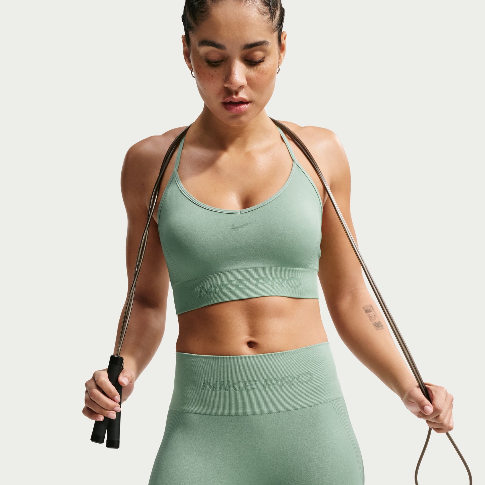 Nike Pro Dri-FIT Seamless Ls Bra Kadın Sporcu Sütyeni