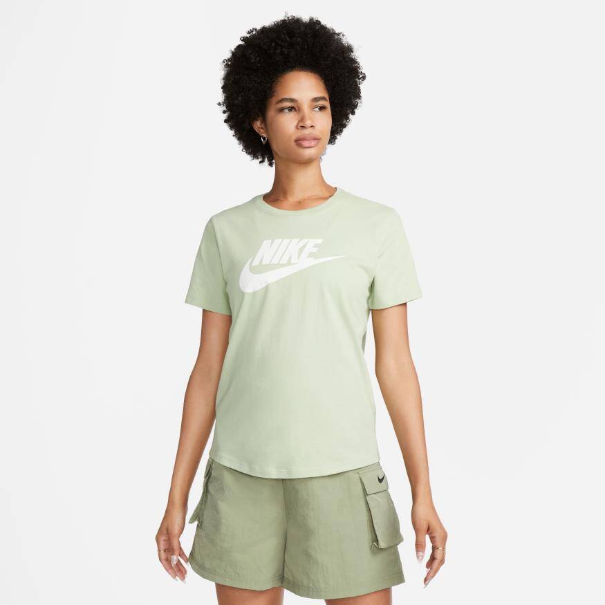 Nike Sportswear Club Short-Sleeve Tee Icon Futura Kadın Tişört