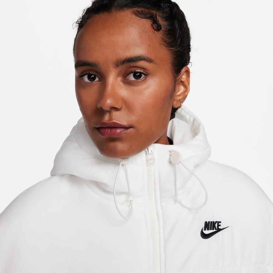 nike-sportswear-essentials-
