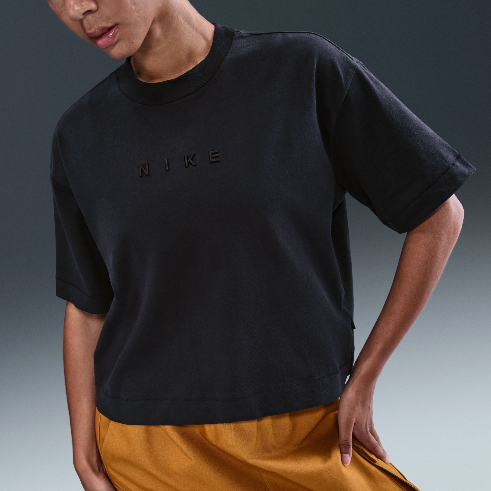 Nike Sportswear Luxe SS Boxy Tee Kadın Siyah Tişört