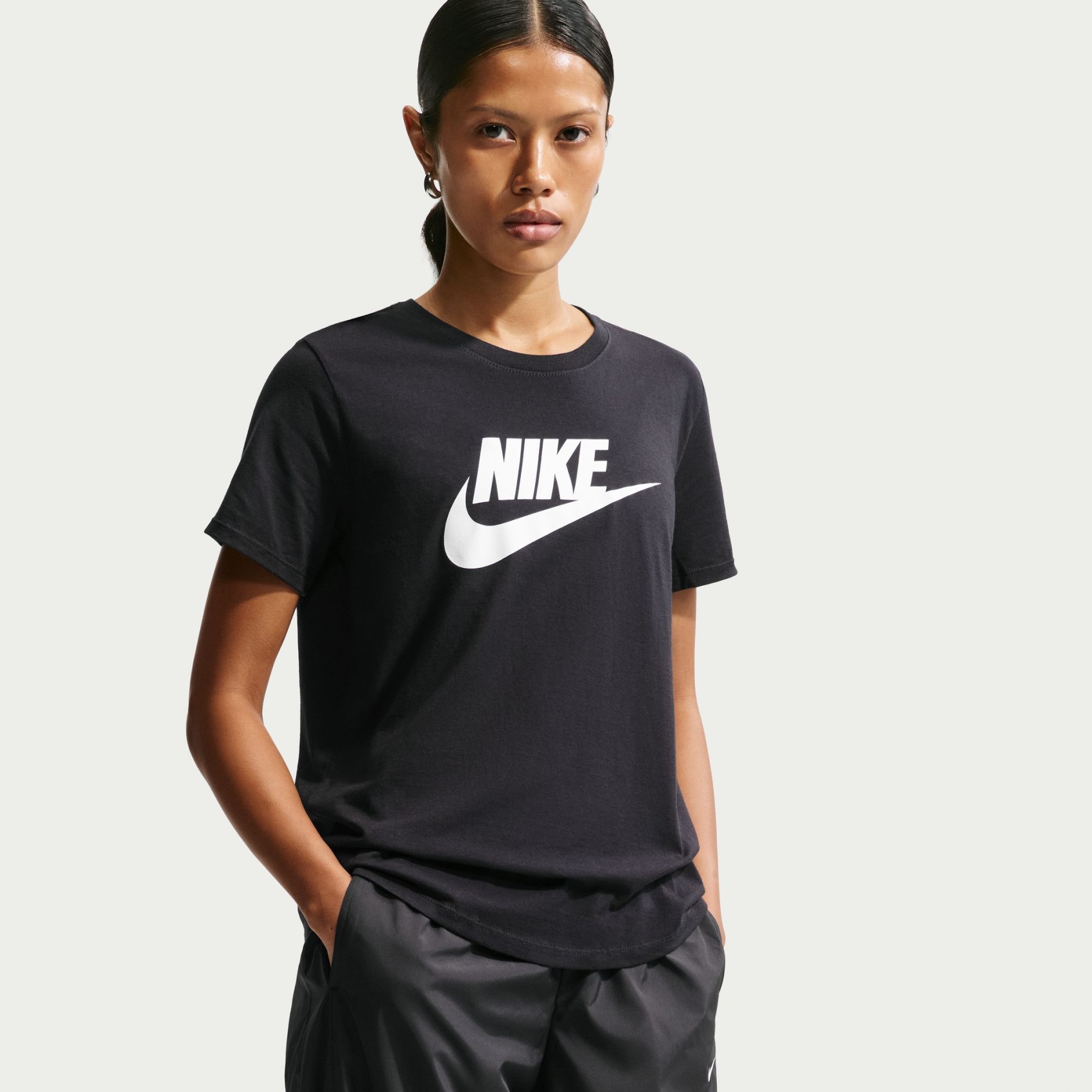 NSW Tee Essential Kadın Tişört