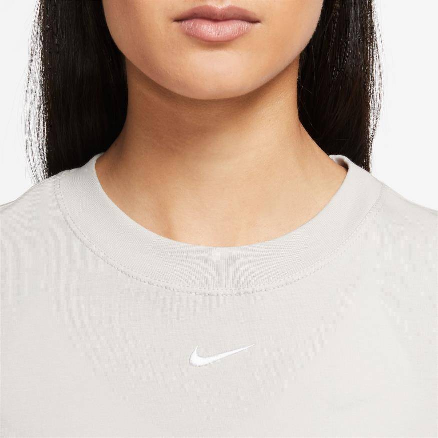 Nike Sportswear Tee Essentials Kadın Tişört
