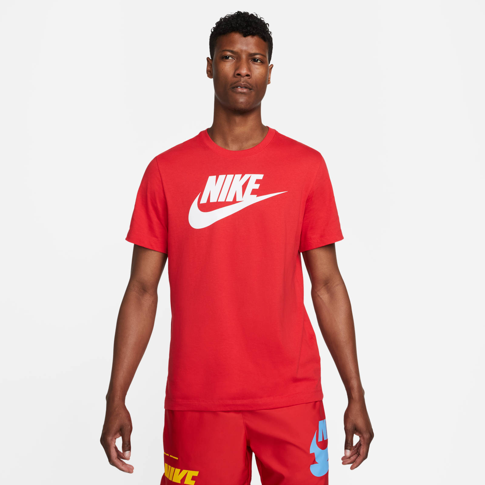 Nike Sportswear Tee Icon Futura Erkek Ti rt AR5004 660 l Sportinn