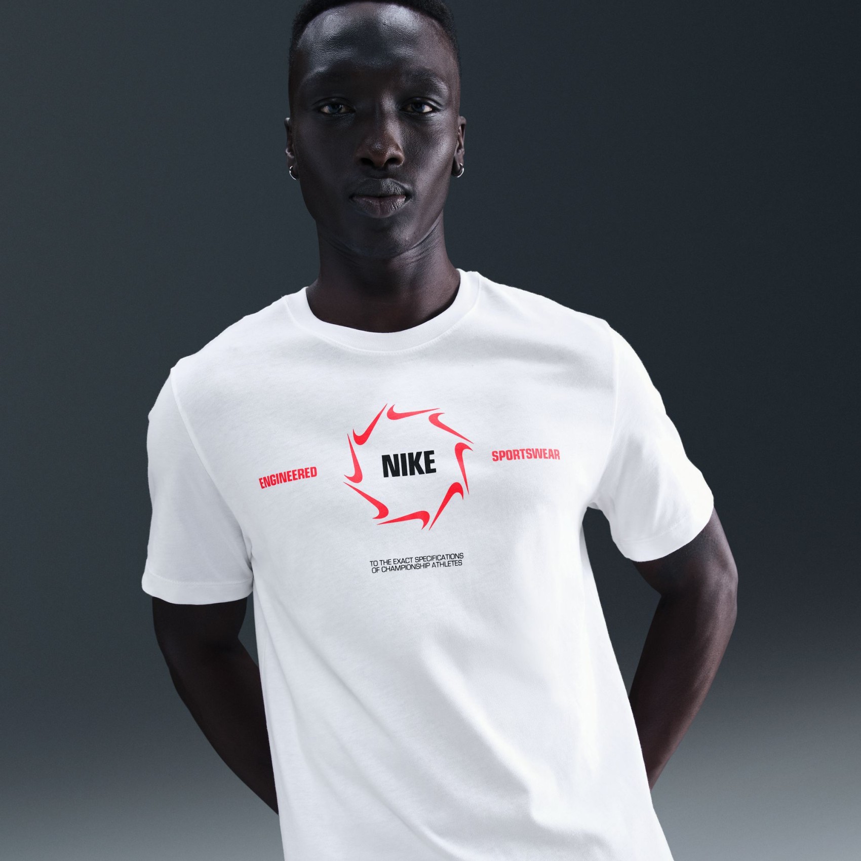 Nike Sportswear Tee Swoosh Erkek Beyaz Tişört