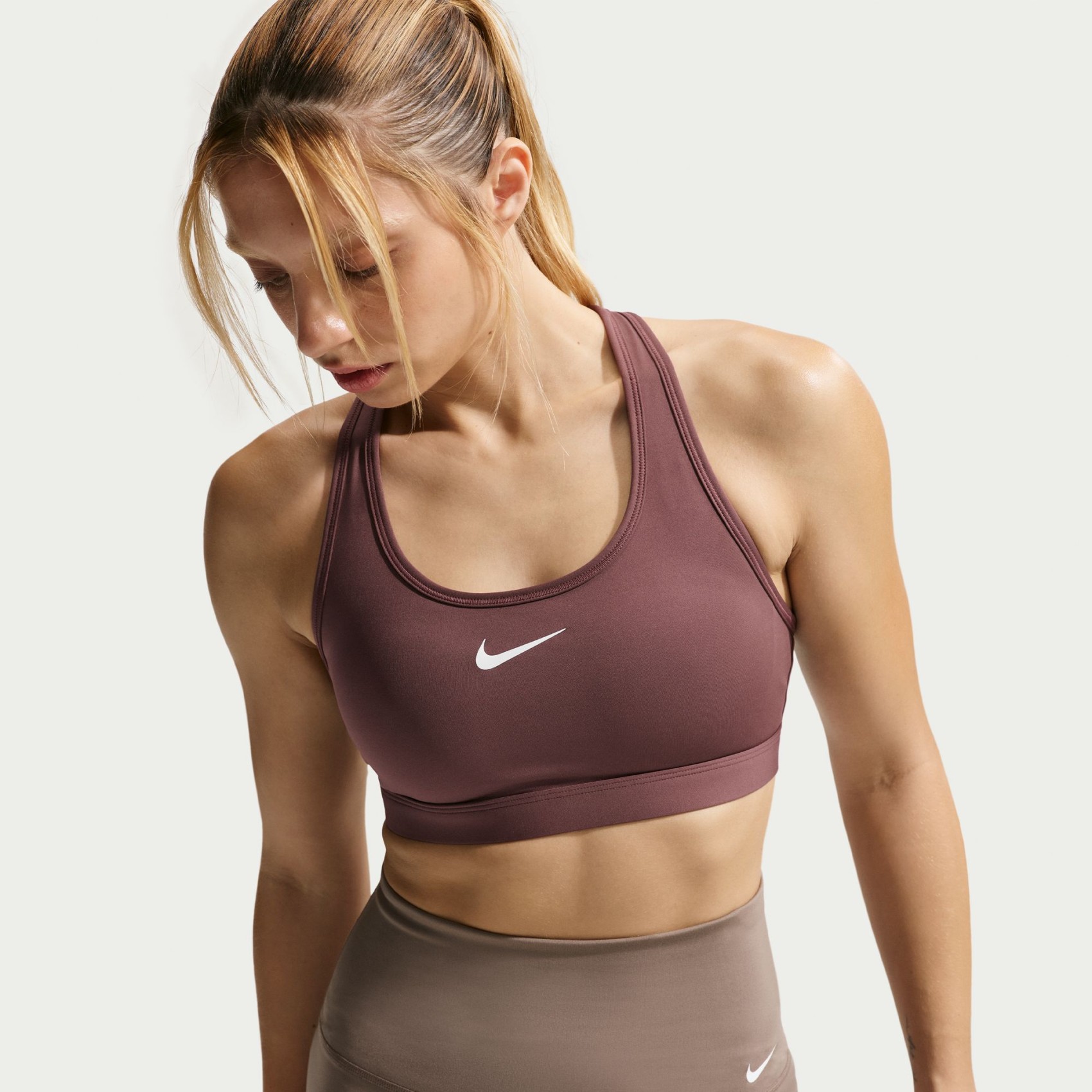 Swoosh Med Spt Bra Pedli Kadın Sporcu Sütyeni