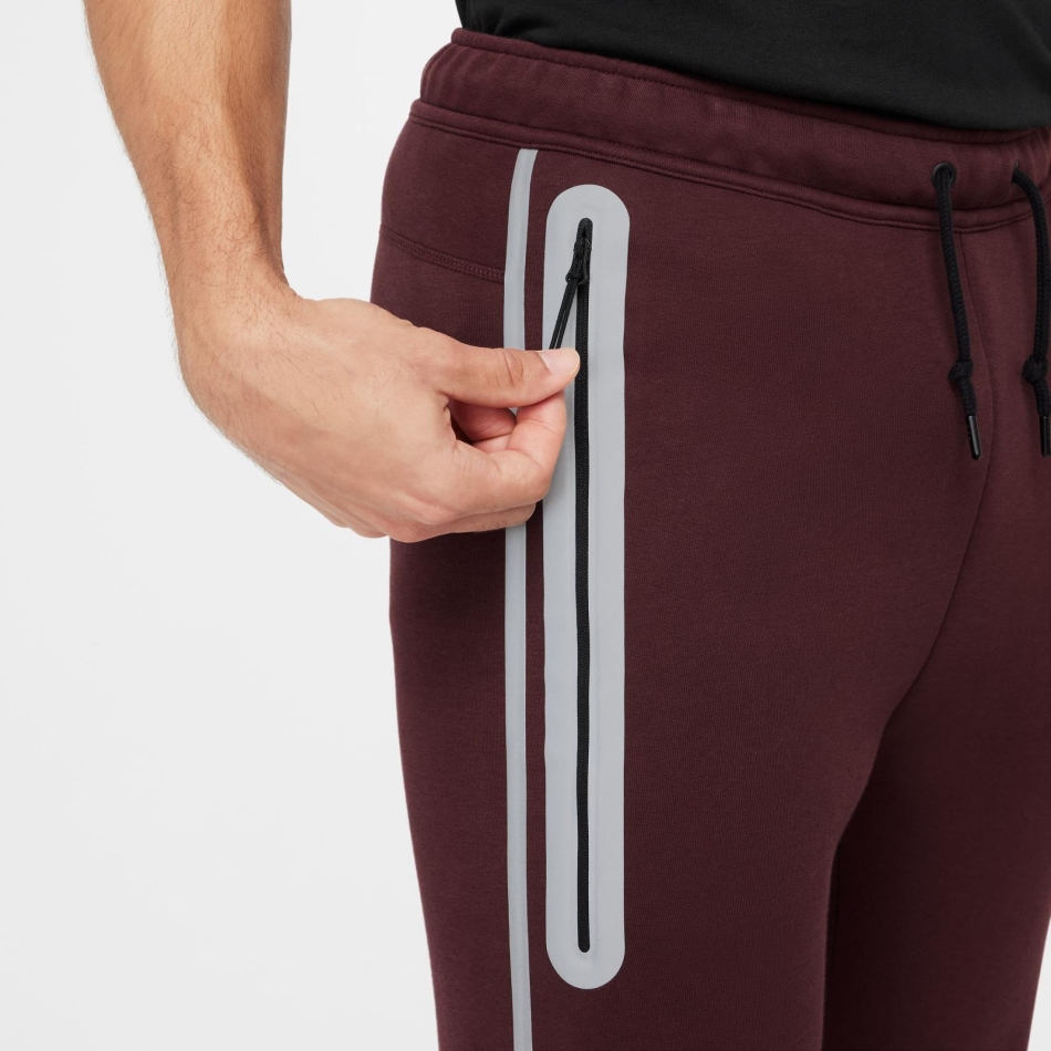 Tech Essential TF Jogger Erkek E ofman Alt