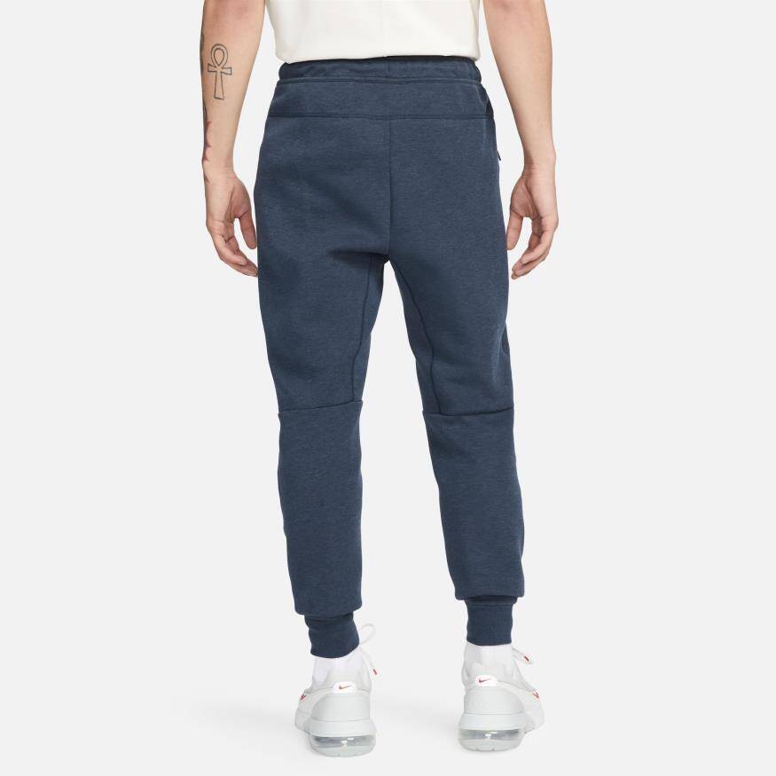 Nike tech fleece slim fit joggers deals