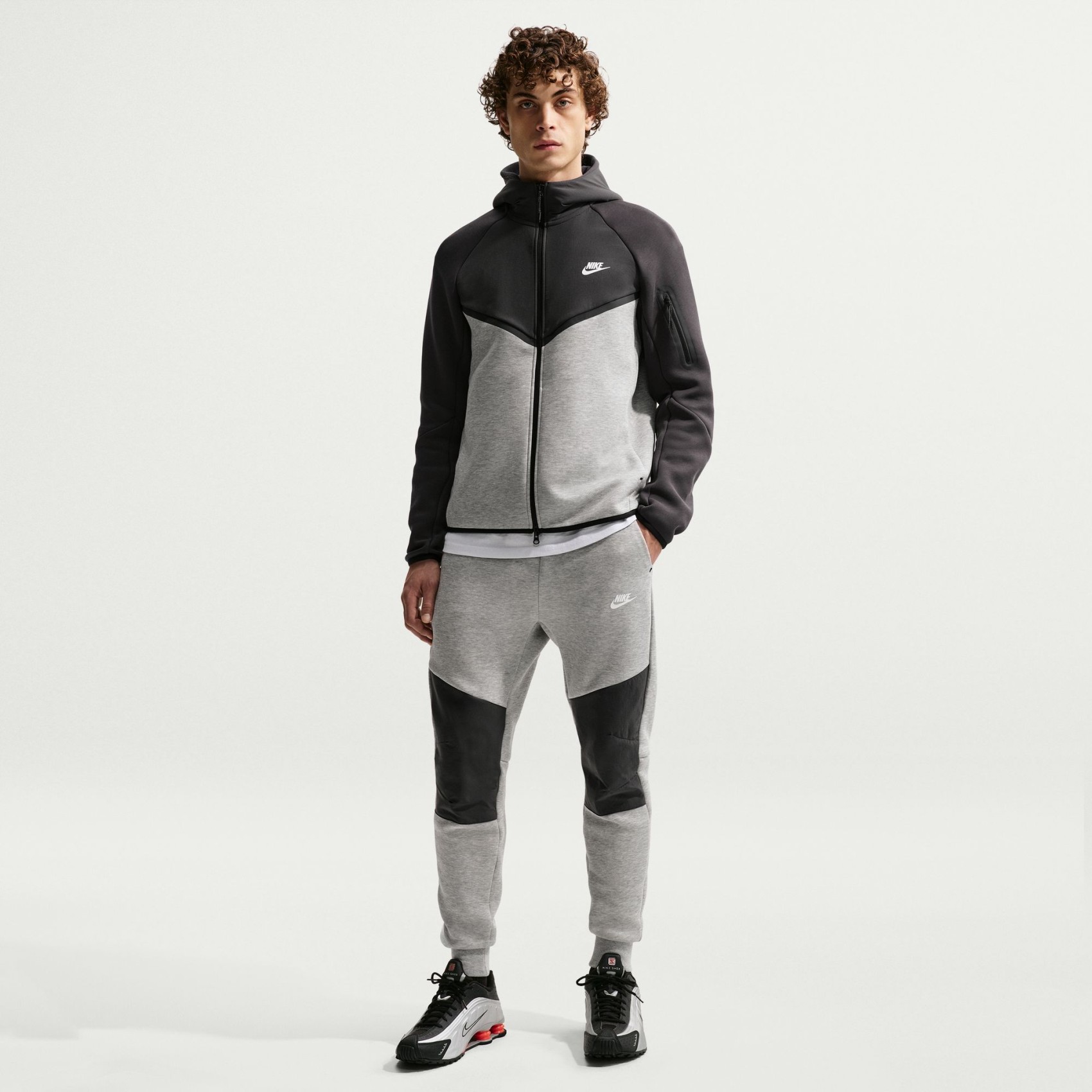 Tech Mix Jogger Erkek Gri Eşofman Altı