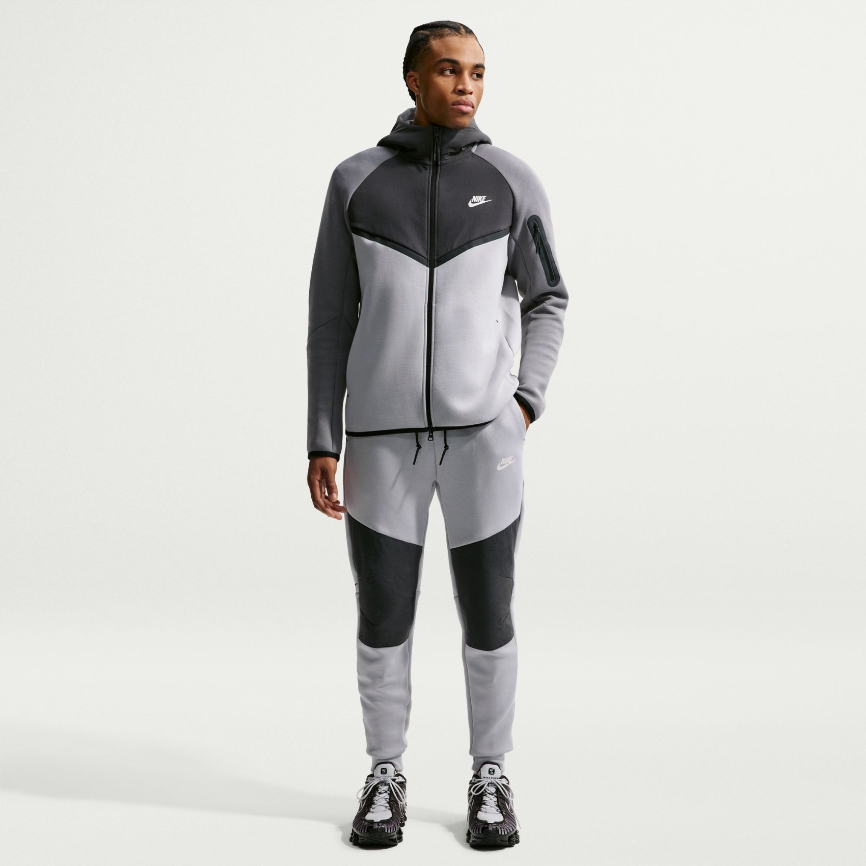 Tech Mix Jogger Erkek Gri Eşofman Altı
