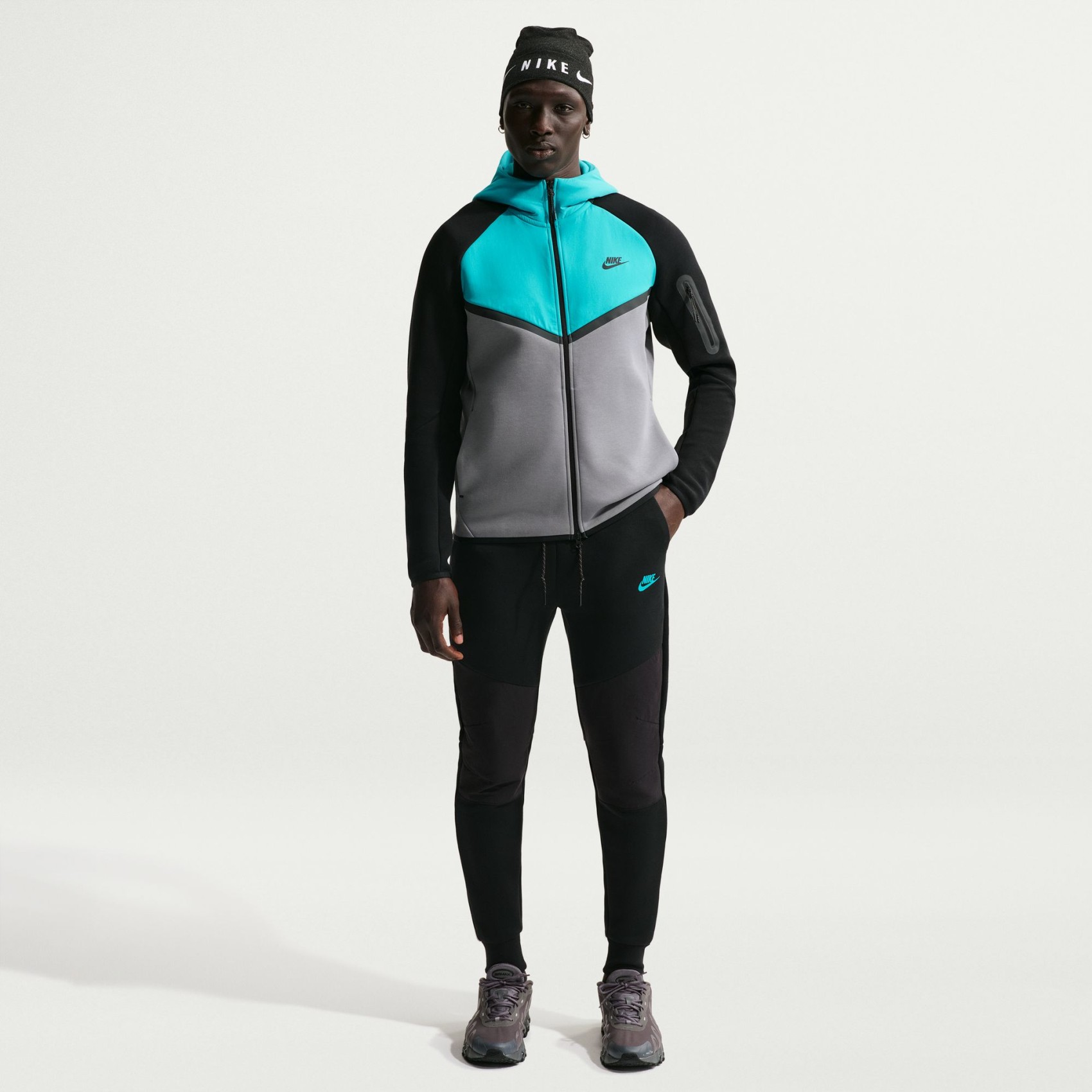 Tech Mix Jogger Erkek Siyah Eşofman Altı
