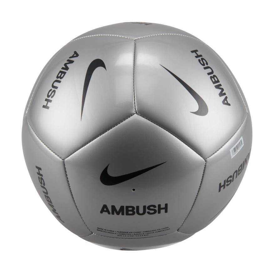 Nike X AMBUSH® Pitch Futbol Topu