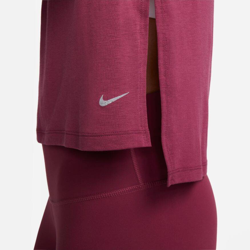 Nike Yoga Dri Fit Top Kadın Tişört